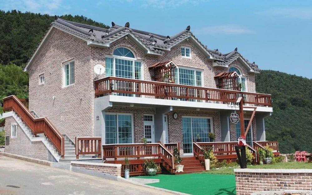 Namhae Memory Plus Bed and Breakfast