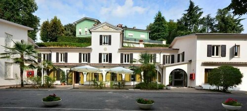 Hotel Ristorante La Grotta, Забронировать Отель Кастильоне-делле-Стивьере Ломбардия