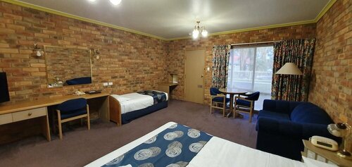 Best Western Pines Country Club Motor Inn, Rezervați Mini-hotel Shepparton Victoria