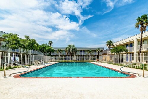 Natchitoches Inn, Book Motel Hoteller i Missouri med pool, Swimmingpool