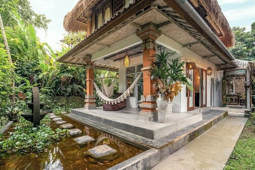 1111 Alchemy Space, Забронировать Отель «постель и завтрак» Отели Убуд с бассейном, Бассейн