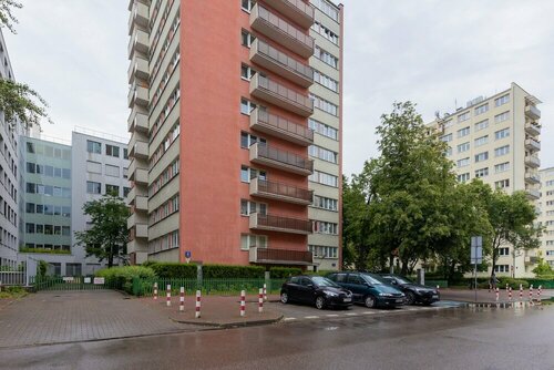 Stylish Studio Ochota by Renters, Забронировать Апартаменты/квартира Отели Варшавы с парковкой, рядом с Высотное здание компании Warta, Парковка