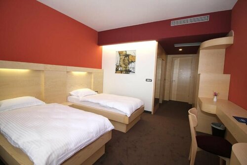 Hotel International Prishtina, Reservar Hotel Hotéis SPA em Pristina County, SPA