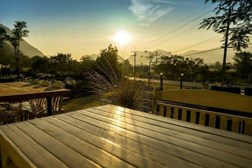 Rabbit Hill Cafe and Resort @ Khao Yai, Забронировать Курортный отель Пакчонг 