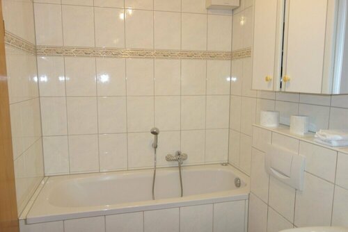 Tolstov-Hotels Big 2 Room Roßstrasse Apartment, Забронировать Апартаменты/квартира Дерендорф Дюссельдорф