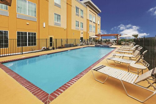 La Quinta Inn and Suites Jourdanton, Rezervați Hotel Pleasanton Texas