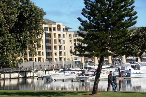 Haven Marina Motel, Забронировать Мотель Гленелг Аделаида, рядом с Пристань для яхт «Гленельг»