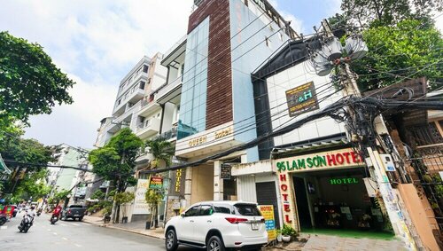 Queen Hotel Saigon Airport, Забронировать Отель Танбинь Хошимин