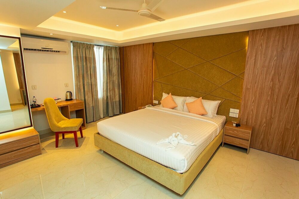 Royal Raj Hotel