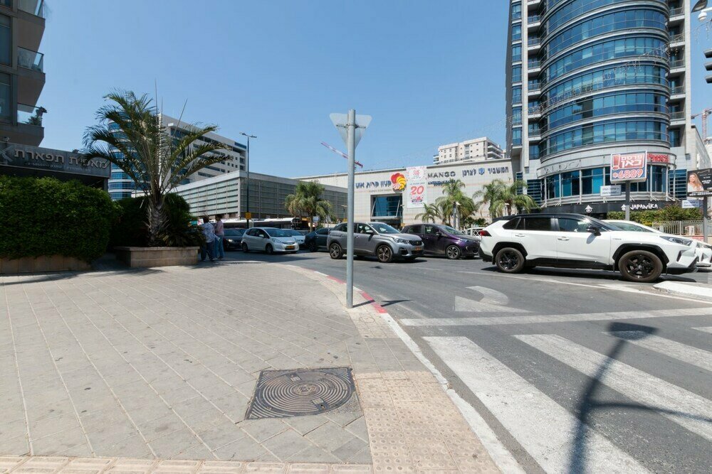 Luxury Tower parking Shopping Mall 2BR