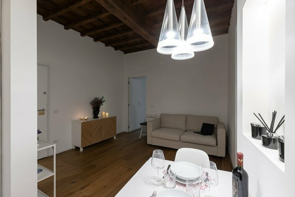 Alighieris Suite-hosted by Sweetstay