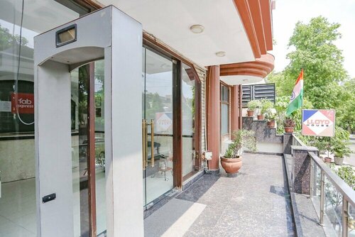 Capital O 26194 Lloyd House, Забронировать Отель Площадь Неру 