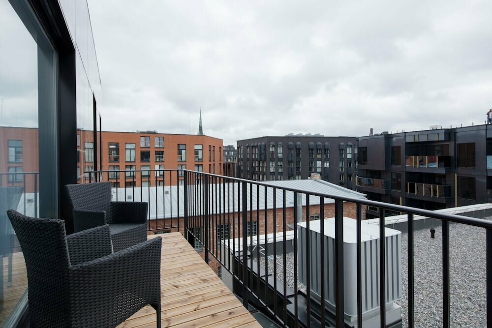8ERA Aparthotel