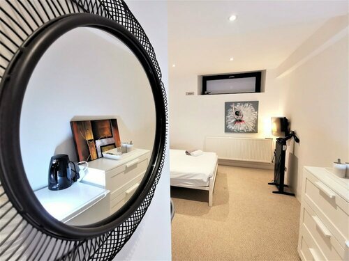 Spacious Double Room with en-suite - 2b, Забронировать Апартаменты/квартира Ислингтон Лондон, рядом с Колледж Гуденаф
