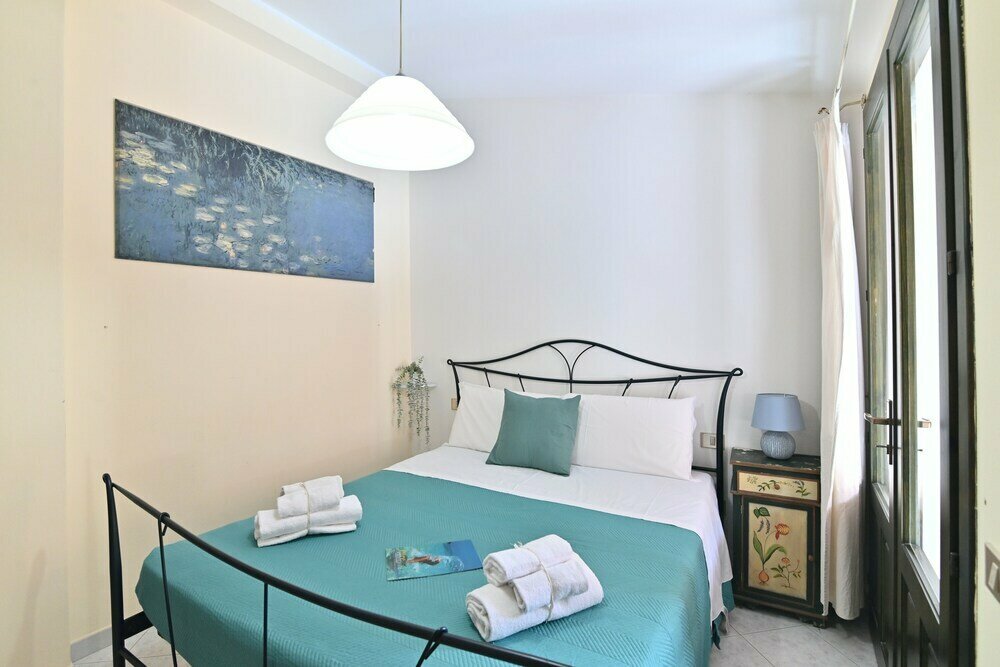 IzzHome Central Room