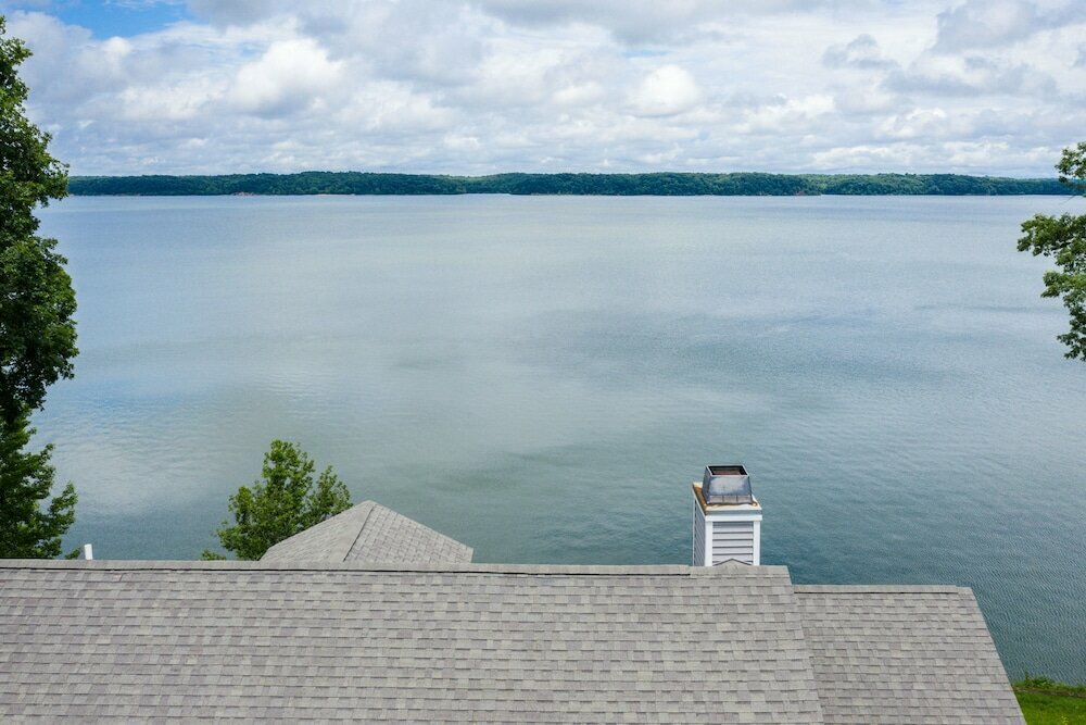 Lake-front Luxury 5bdrm on Kentucky Lake - Jz Vacation Rentals
