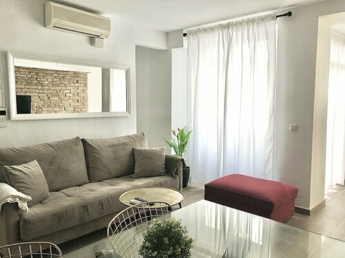 Letmalaga Square Merced, Забронировать Отель Отели Малаги с парковкой, рядом с Центр Помпиду в Малаге, Парковка
