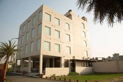 Comfort Hotel Amritsar, Забронировать Отель Амритсар штат Пенджаб