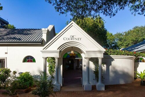 The Courtney Lodge, Забронировать Отель Отели Hwange 3 звезды, 3*