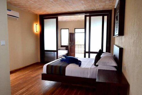 Guru Beach Resort, Забронировать Курортный отель Отели Рекава с парковкой, Парковка