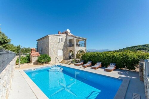 Lucija - Apartment With Pool - A1, Забронировать Апартаменты/квартира Отели Острова Шолта с бассейном, Бассейн