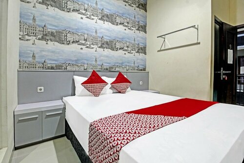 Hotel O Family Guest House Syariah, Boek Pension Tulungagung East Java