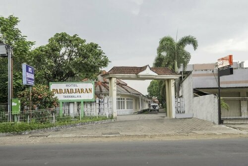 RedDoorz at Hotel Padjajaran Tasikmalaya, Rezervovat Hotel Tasikmalaya West Java