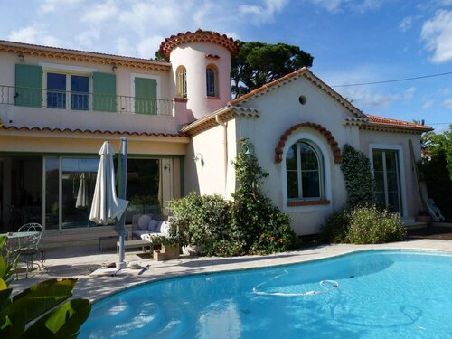 Blue Dream Cannes Guest House, Забронировать Отель Канны Приморские Альпы, рядом с Каннский железнодорожный вокзал