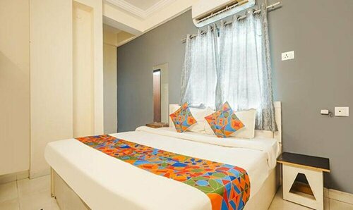 Fabexpress Shraddha Inn, Забронировать Отель Отели штата Махараштры с завтраком, Завтраки