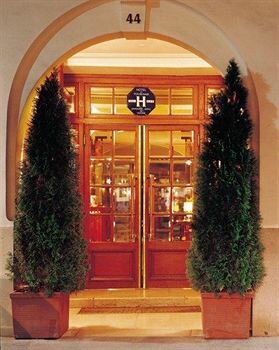 Hotel dAngleterre Saint Germain des Prés, Забронировать Отель Париж Иль-де-Франс