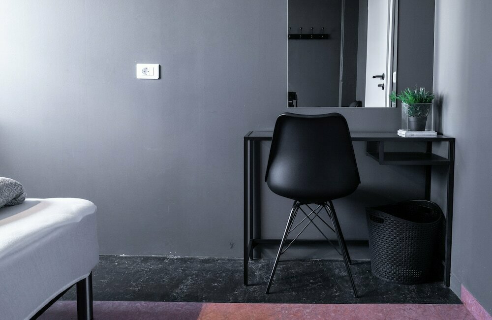 AU44 hostel