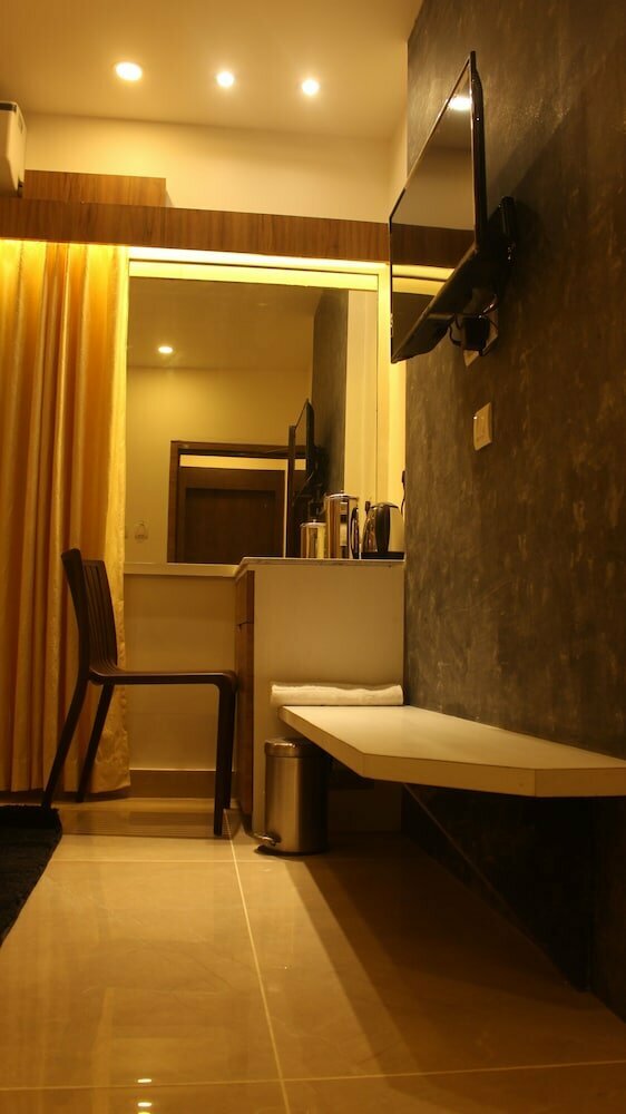 HOTEL IDHAYA