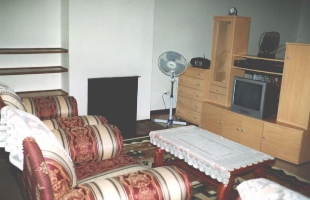 Crisovik Guest House