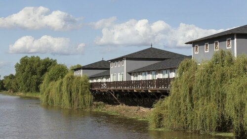 Howard Johnson Marinas & Resort, Забронировать Курортный отель Отели Сан-Педро с бассейном, Бассейн