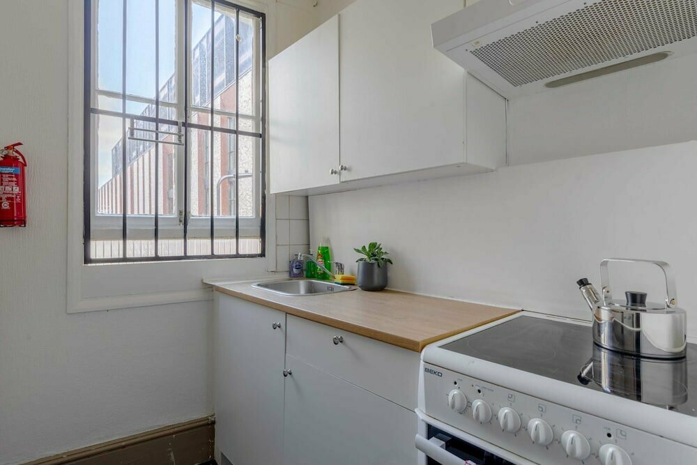 2BD Flat With Private Balcony - Shoreditch