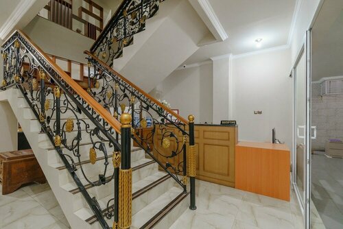 RedDoorz near Taman Makam Pahlawan Cikutra, Забронировать Гостевой дом Бандунг-Кидул 
