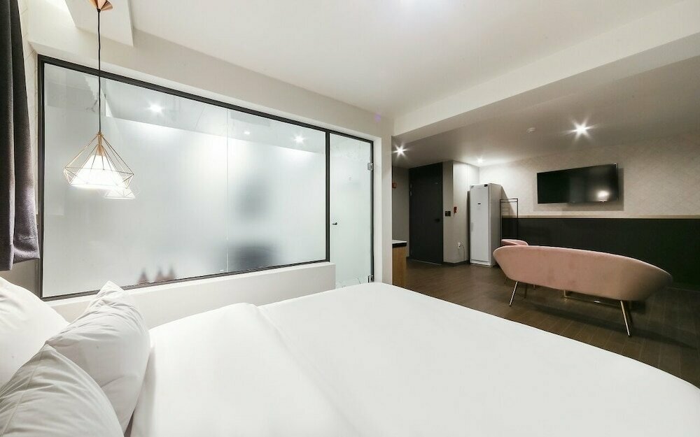 Gray 194 Hotel