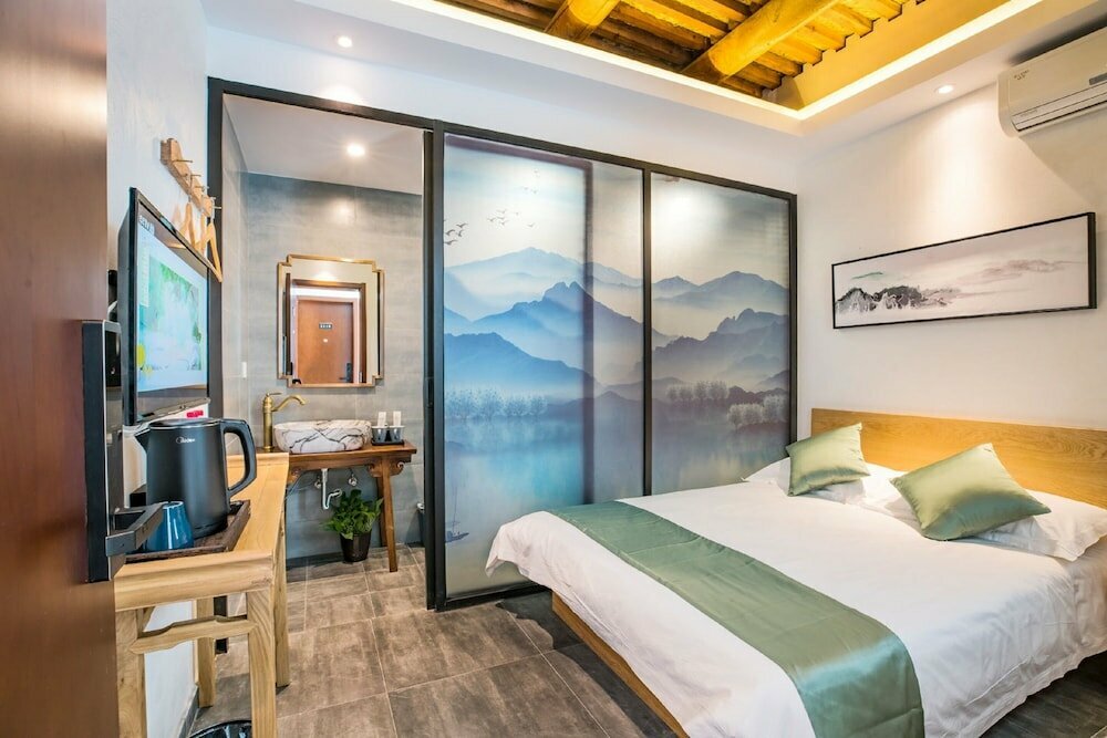 Guipu Courtyard Hotel