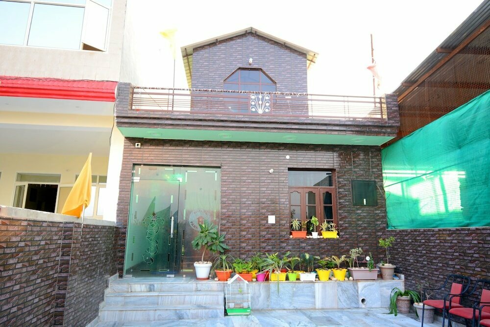 OYO 28097 Hotel Park View