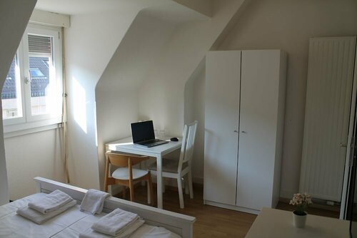 Rent a Home Eptingerstrasse - Self Check-In, Забронировать Гостевой дом Гостевые дома Aargau / Basel region, Гостевой дом