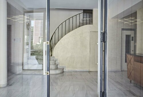 Chic n Bright 3 Bd Apt with Hilton View, Забронировать Апартаменты/квартира Афины периферийная единица Центральные Афины