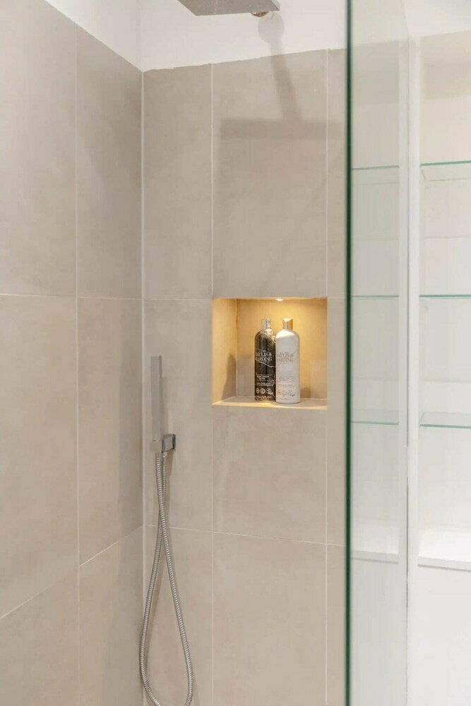 Fantastically Located 1BD Flat, Knightsbridge