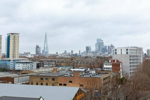 Spacious 2 Bedroom Flat With City Views in Bermondsey, Забронировать Отель Лондон Большой Лондон