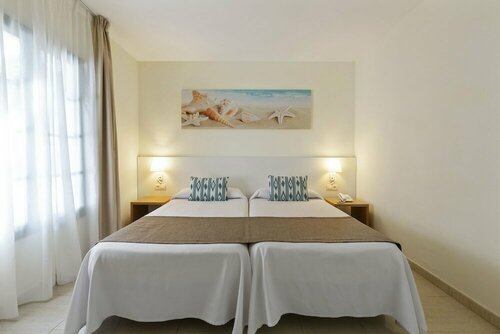 Hotel Thb Royal, Забронировать Отель Отели Плайя-Бланка с питанием, рядом с Cala Blanca Sub, Пансион