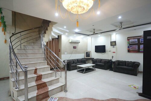 Revking at Hotel Ratandeep