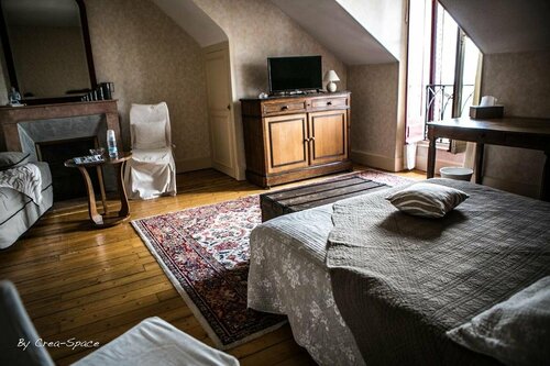 La Tourelle du Beffroi, Book Hotel Bourbon-Lancy 