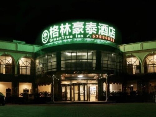 Green Tree Inn Suzhou Kunshan Yangcheng Lake Bacheng Town North Hubin Road, Забронировать Отель Отели Сучжоу с парковкой, Парковка
