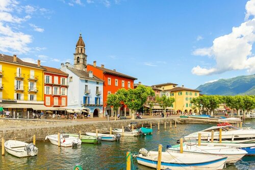 Yellow View Apartment, Забронировать Апартаменты/квартира Отели Locarno Ascona Losone с парковкой, Парковка