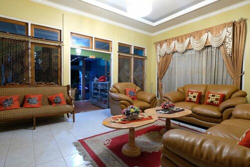 RedDoorz near Mangrove Forest Kupang, Забронировать Гостевой дом Отели провинции Восточной Нуса-Тенгара с парковкой, Парковка