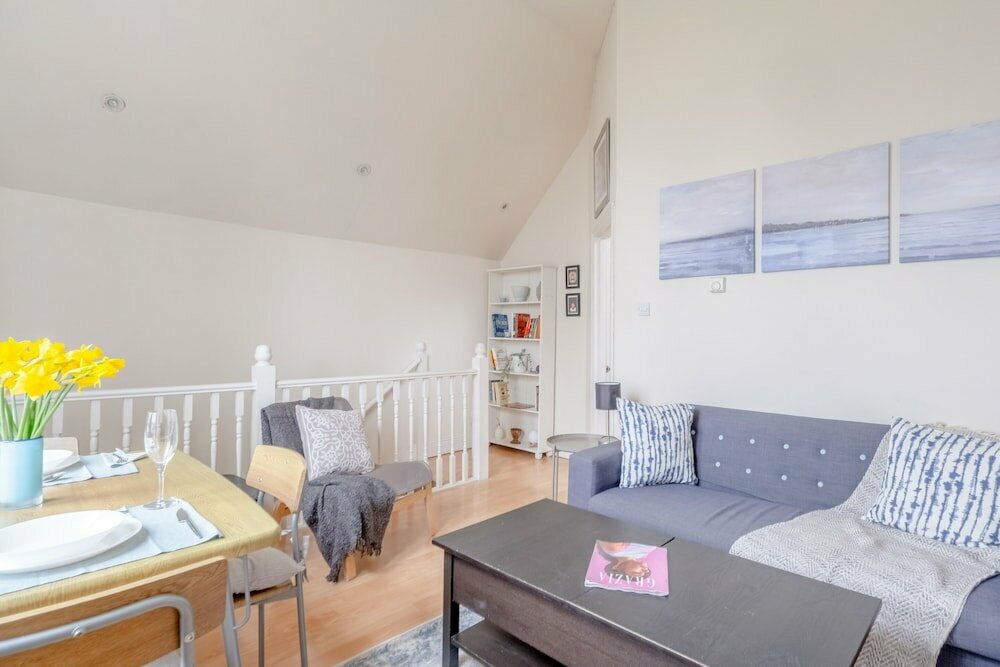Inviting 1BD Flat With Lovely Balcony - Willesden